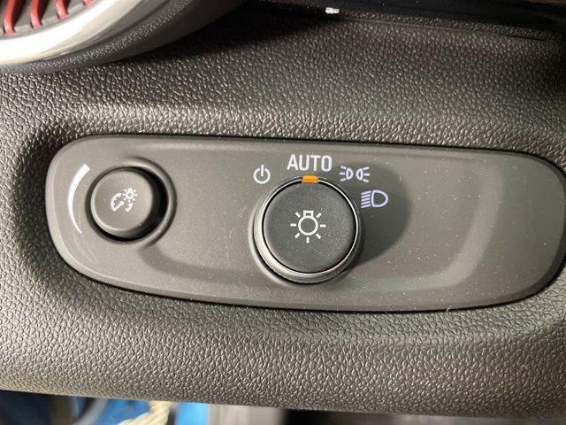 2025 Chevrolet Trax Vehicle Photo in PHOENIX, AZ 85014-3381