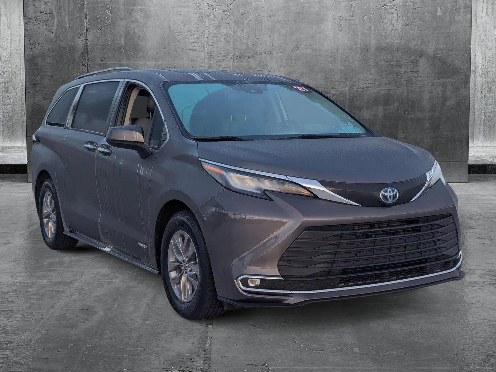 2021 Toyota Sienna Vehicle Photo in Davie, FL 33331