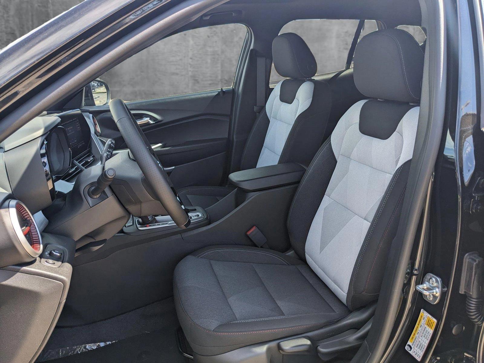2025 Chevrolet Trax Vehicle Photo in HOUSTON, TX 77034-5009