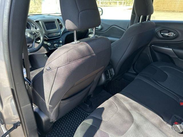 2019 Jeep Cherokee Vehicle Photo in MEDINA, OH 44256-9631