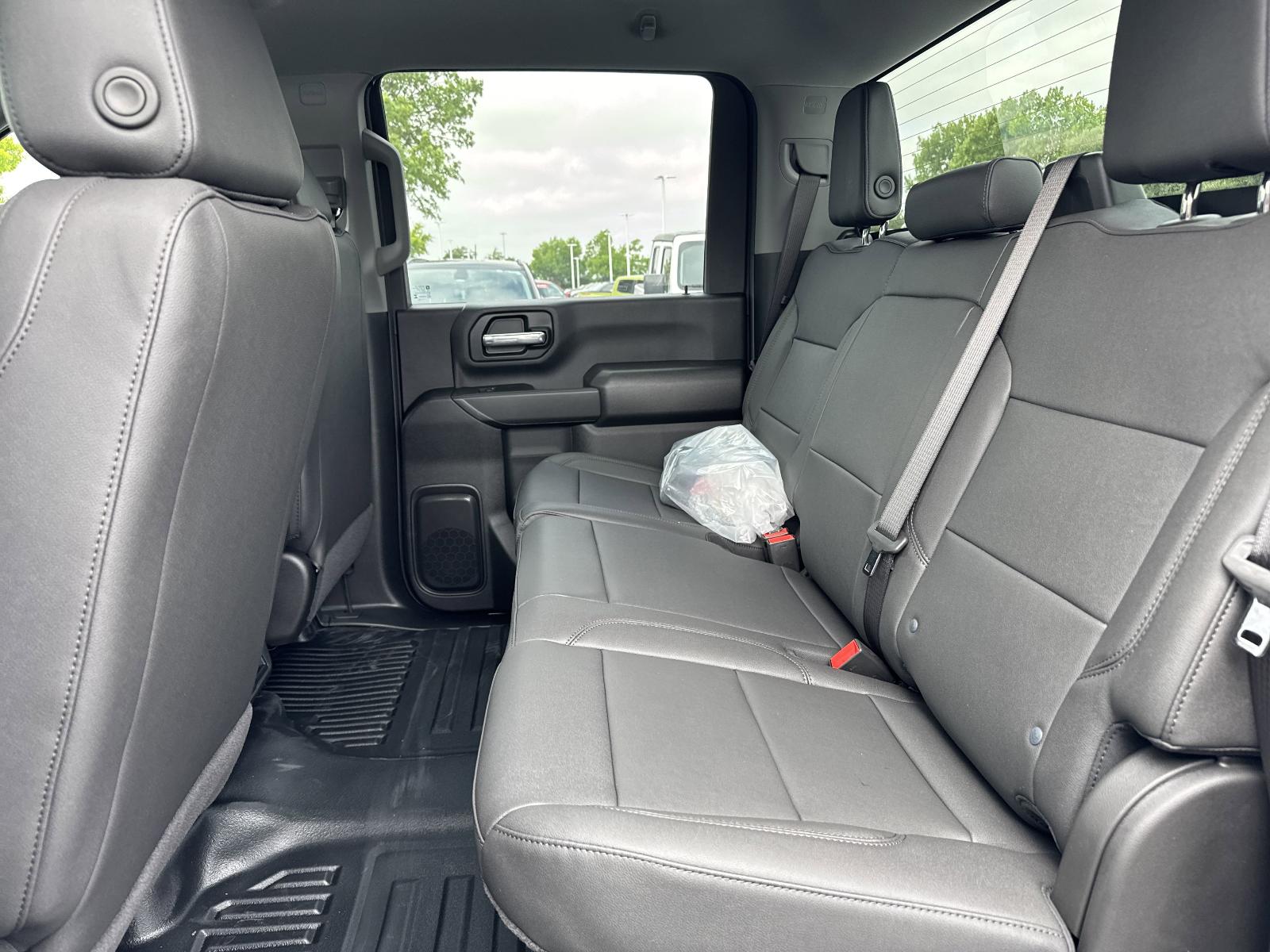 2025 Chevrolet Silverado 3500 HD Chassis Cab Vehicle Photo in GEORGETOWN, TX 78626-7508