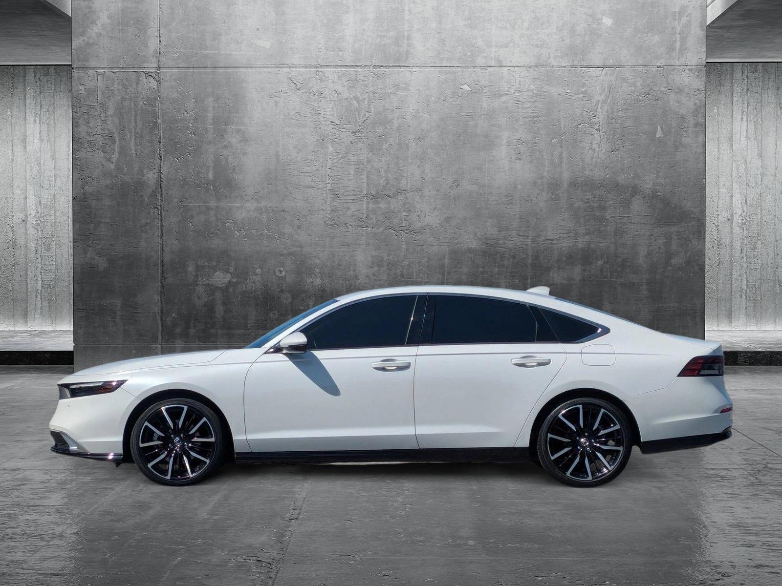 2023 Honda Accord Hybrid Vehicle Photo in Valencia, CA 91355-1794