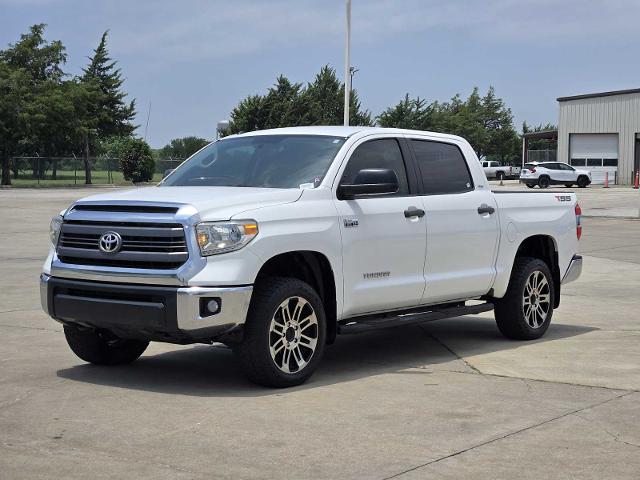 2014 Toyota Tundra 4WD Truck Vehicle Photo in DENTON, TX 76210-9321