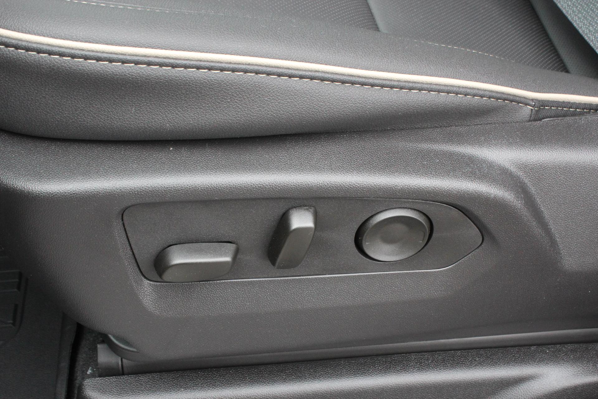 2025 GMC Yukon Vehicle Photo in AURORA, CO 80012-4011