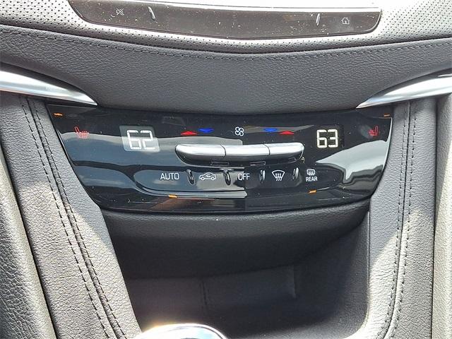 2025 Cadillac XT6 Vehicle Photo in ALLENTOWN, PA 18103-7399