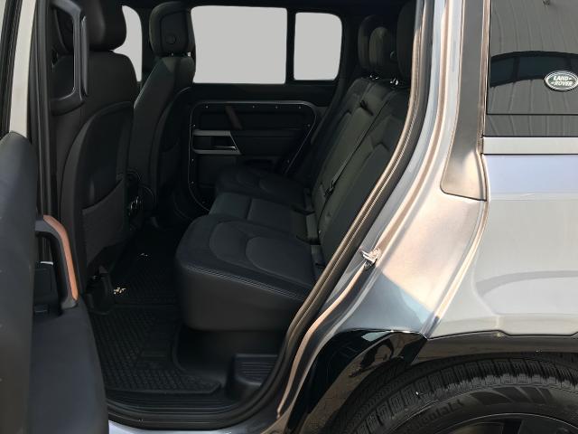 2024 Land Rover Defender Vehicle Photo in GREEN BAY, WI 54303-3330