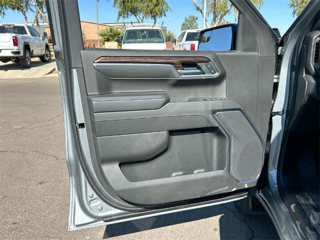 2025 GMC Sierra 1500 Vehicle Photo in GOODYEAR, AZ 85338-1310