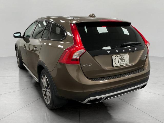 2018 Volvo V60 Cross Country Vehicle Photo in Appleton, WI 54913