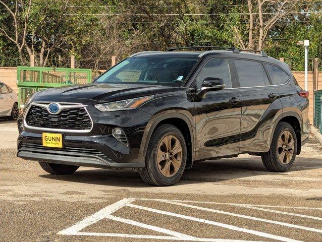 2023 Toyota Highlander Vehicle Photo in San Antonio, TX 78230