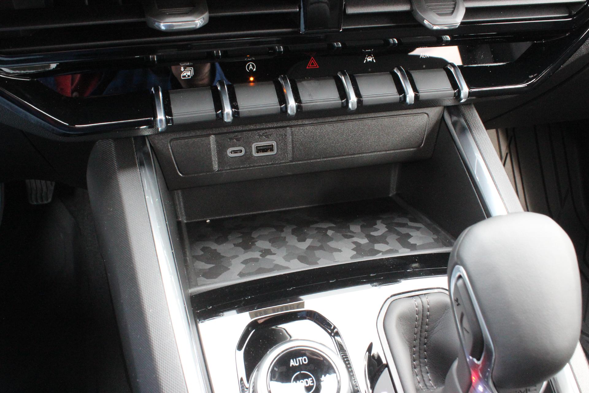 2025 GMC Canyon Vehicle Photo in AURORA, CO 80012-4011