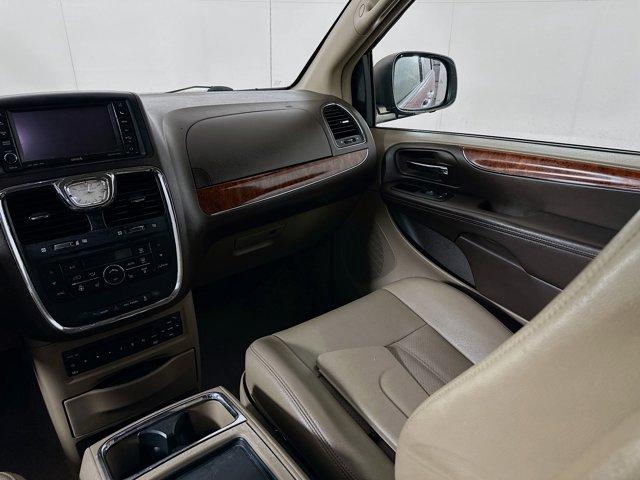 2012 Chrysler Town & Country Vehicle Photo in Doylsetown, PA 18901