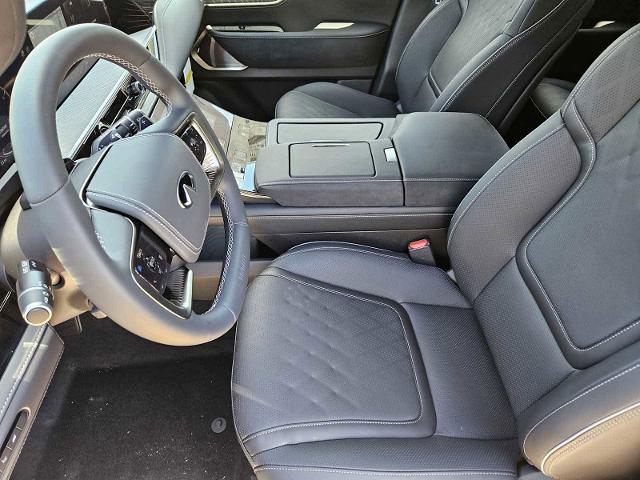2025 INFINITI QX80 Vehicle Photo in Fort Worth, TX 76132