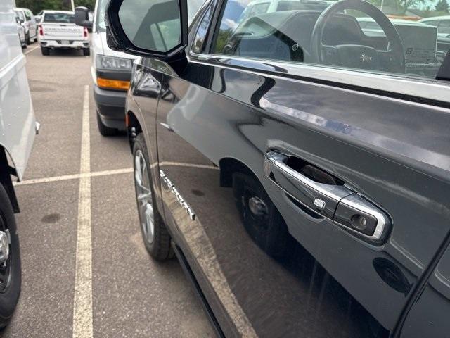 2021 Chevrolet Suburban Vehicle Photo in ENGLEWOOD, CO 80113-6708
