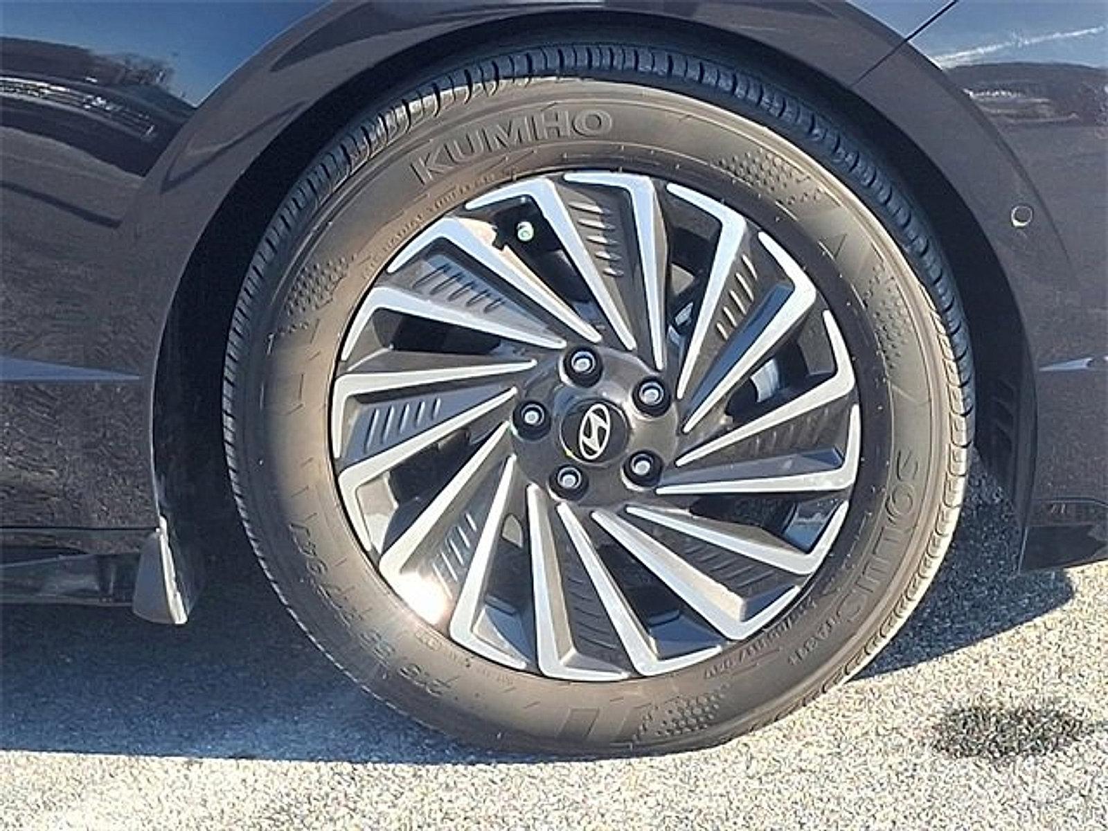2025 Hyundai SONATA Hybrid Vehicle Photo in Harrisburg, PA 17111