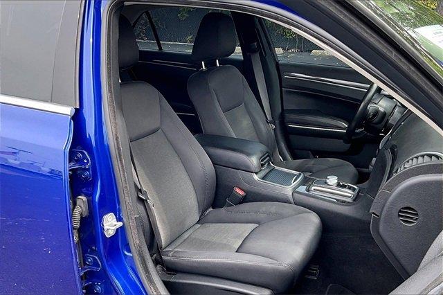 2019 Chrysler 300 Vehicle Photo in INDEPENDENCE, MO 64055-1314