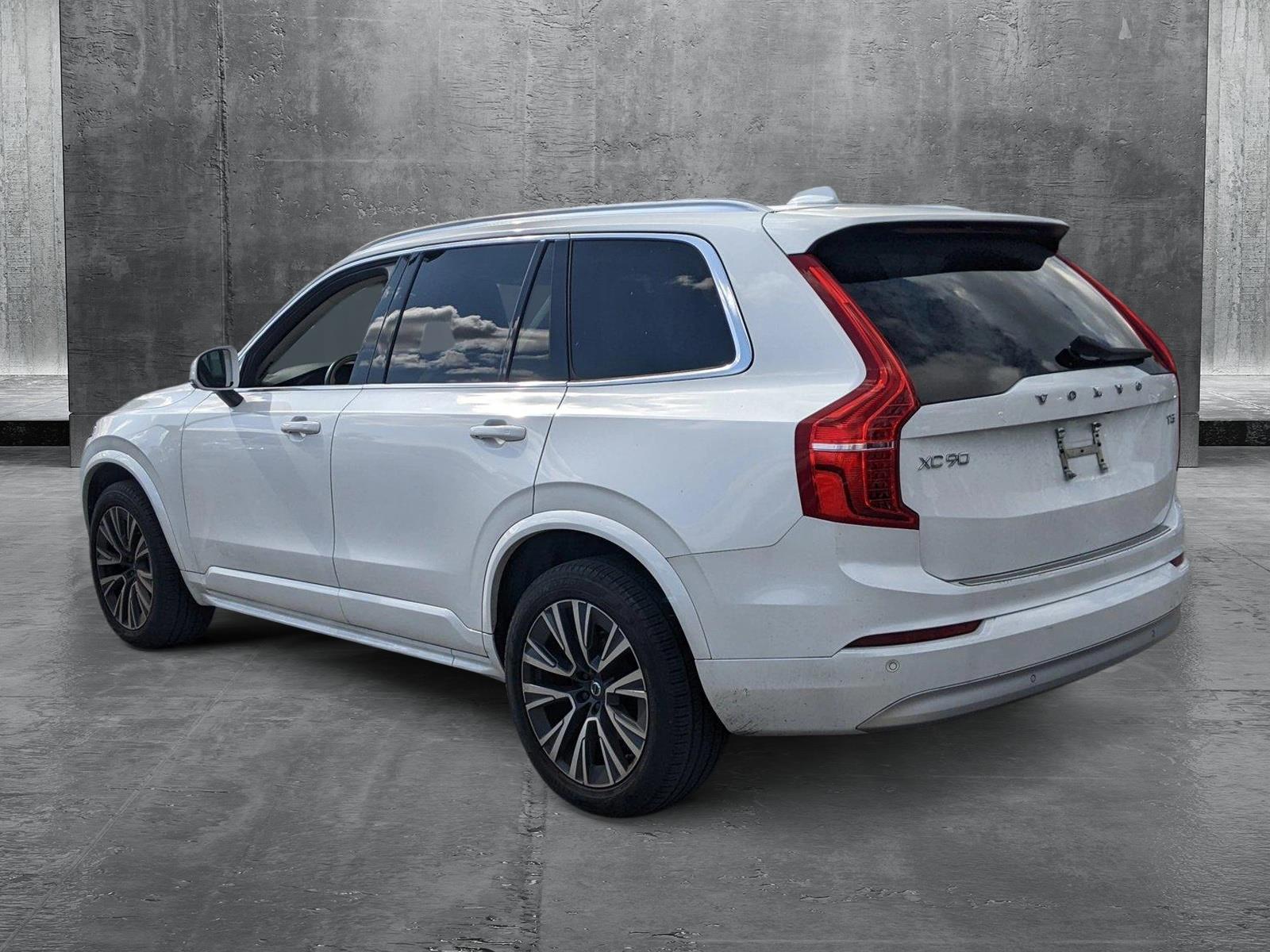 2022 Volvo XC90 Vehicle Photo in Miami, FL 33015