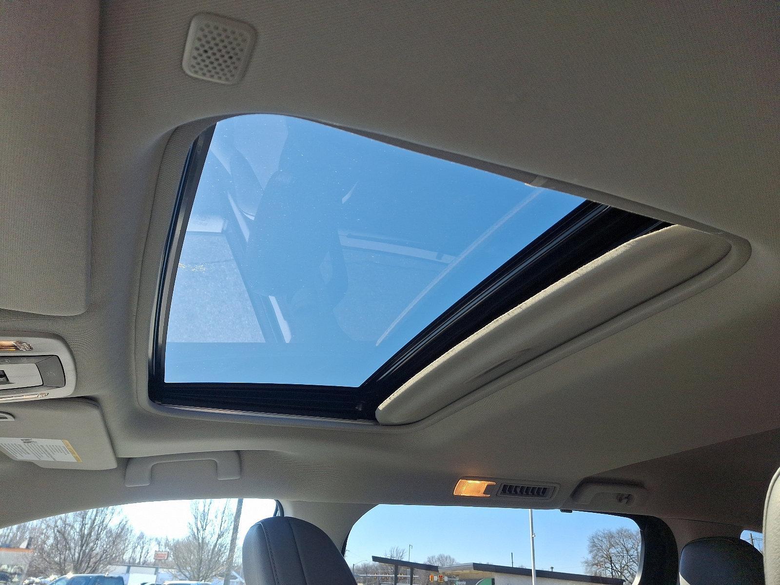 2022 Toyota Sienna Vehicle Photo in Trevose, PA 19053