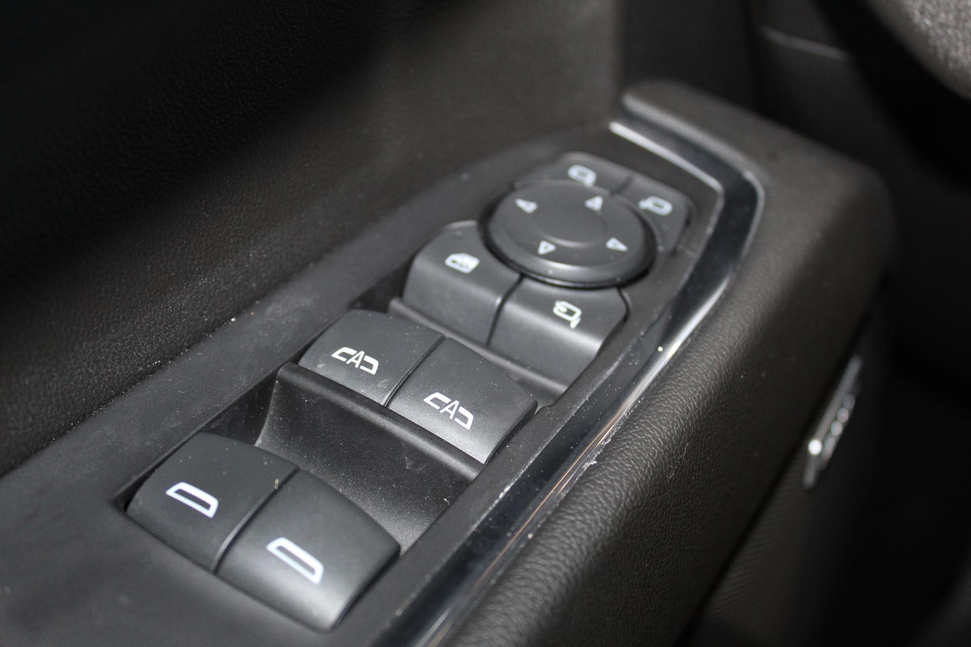 2022 Chevrolet Silverado 1500 Vehicle Photo in NORTHAMPTON, MA 01060-1120