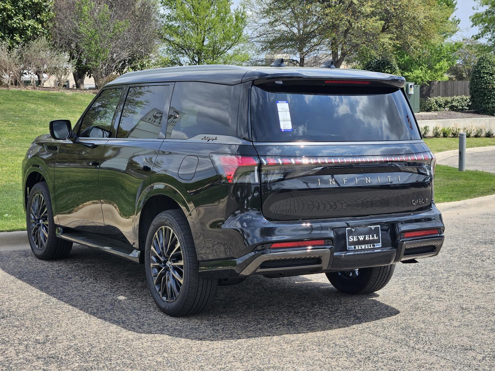 2025 INFINITI QX80 Vehicle Photo in Fort Worth, TX 76132