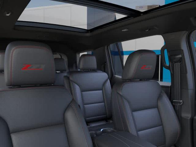2025 Chevrolet Traverse Vehicle Photo in MOON TOWNSHIP, PA 15108-2571
