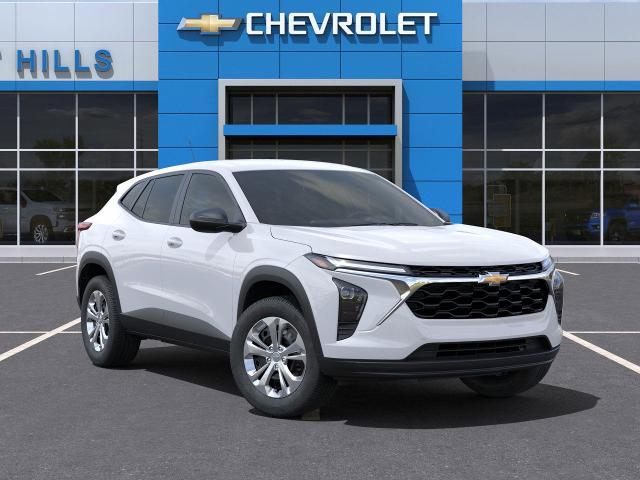 2025 Chevrolet Trax Vehicle Photo in Roslyn, NY 11576