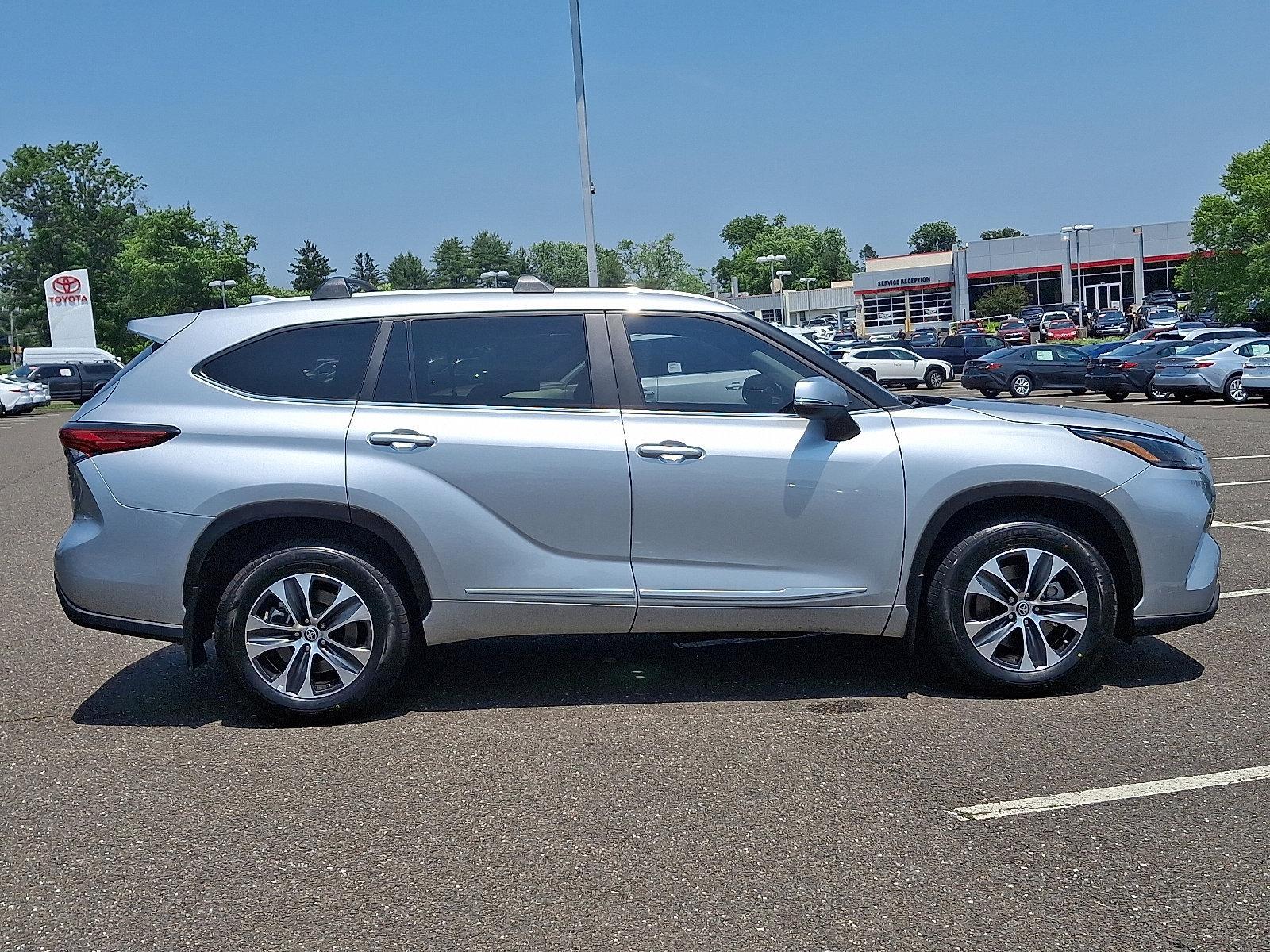 2023 Toyota Highlander Vehicle Photo in Trevose, PA 19053