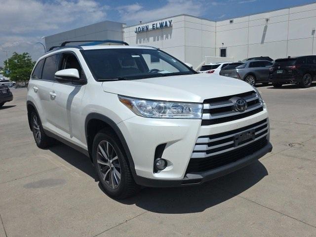 2019 Toyota Highlander Vehicle Photo in ENGLEWOOD, CO 80113-6708
