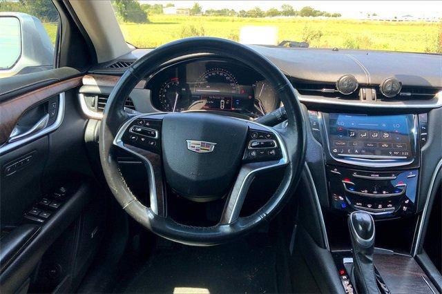 2019 Cadillac XTS Vehicle Photo in TOPEKA, KS 66609-0000