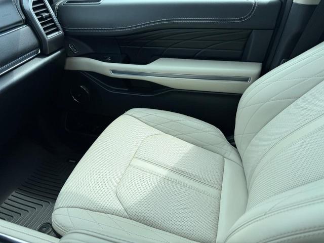 2020 Ford Expedition Max Vehicle Photo in COLUMBIA, MO 65203-3903