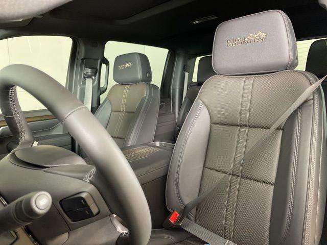 2025 Chevrolet Silverado 3500 HD Vehicle Photo in PHOENIX, AZ 85014-3381