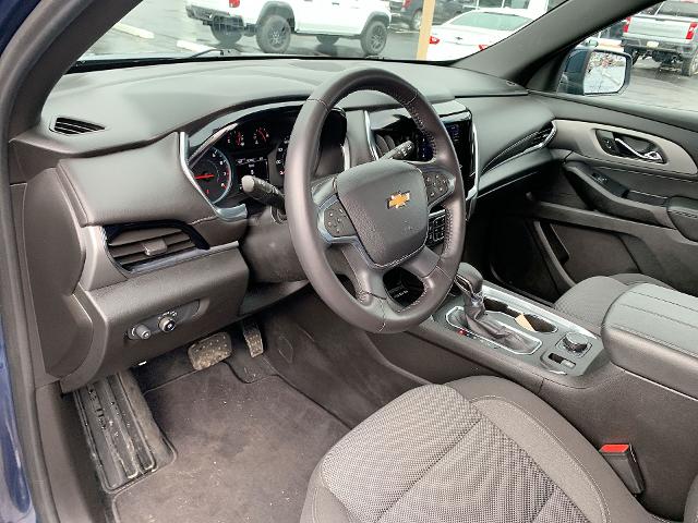 2022 Chevrolet Traverse Vehicle Photo in MOON TOWNSHIP, PA 15108-2571