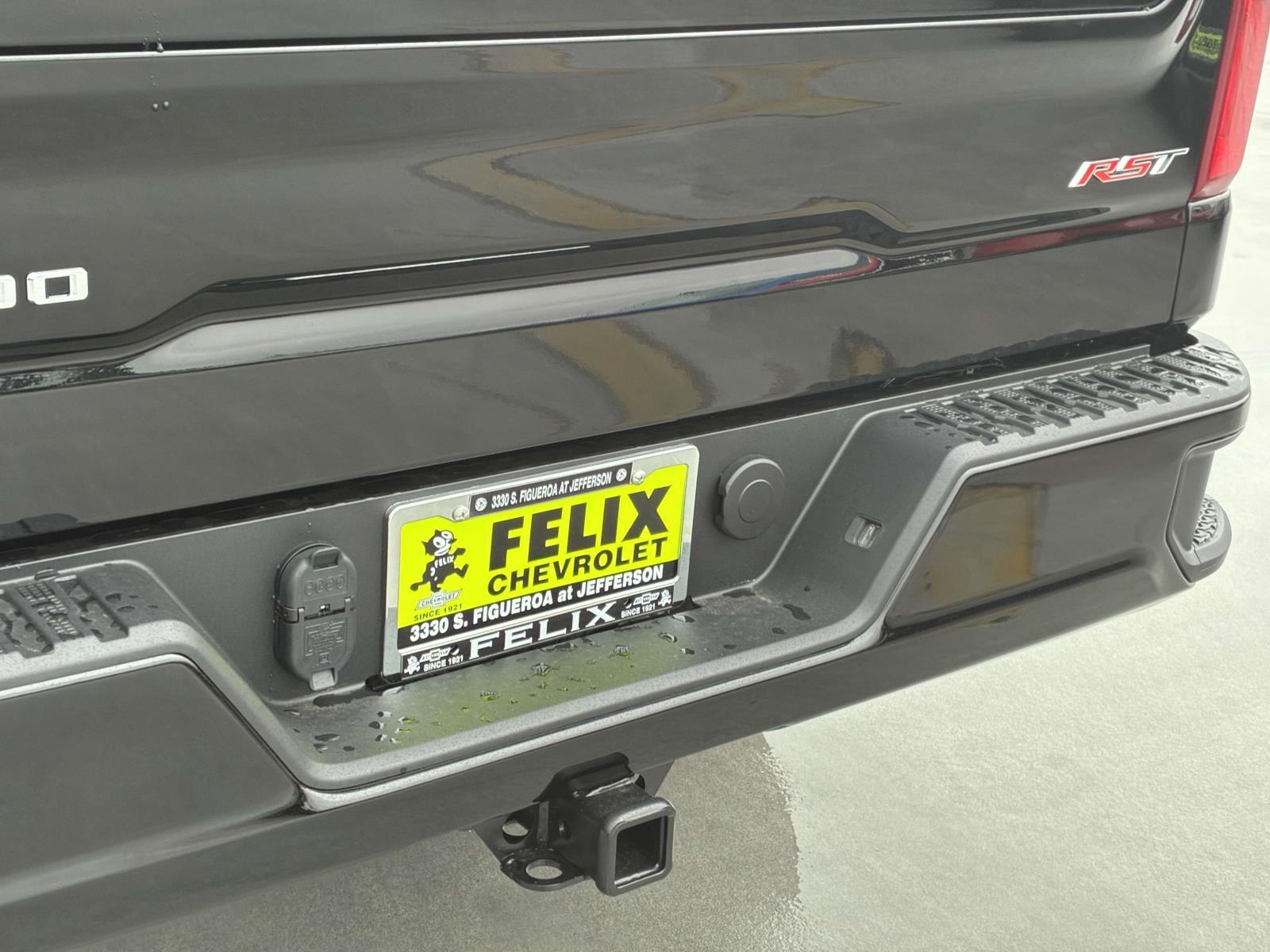 2025 Chevrolet Silverado 1500 Vehicle Photo in LOS ANGELES, CA 90007-3794