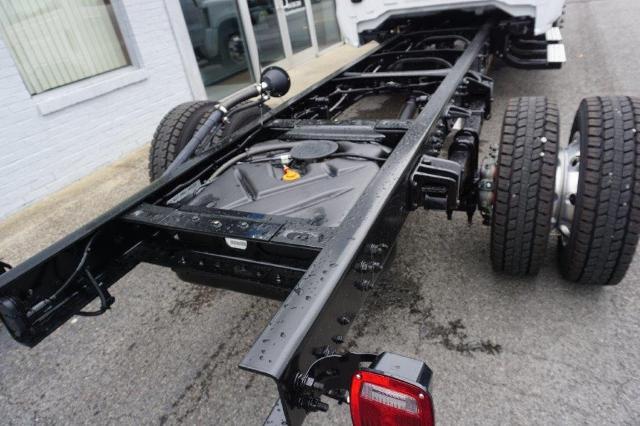 2024 Chevrolet Silverado Chassis Cab Vehicle Photo in FAIRMONT, WV 26554-2318
