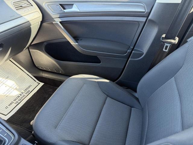 2019 Volkswagen Golf SportWagen Vehicle Photo in COLUMBIA, MO 65203-3903