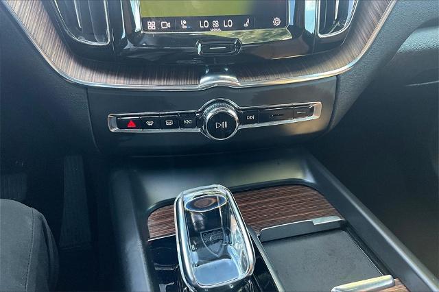 2022 Volvo XC60 Vehicle Photo in Houston, TX 77007