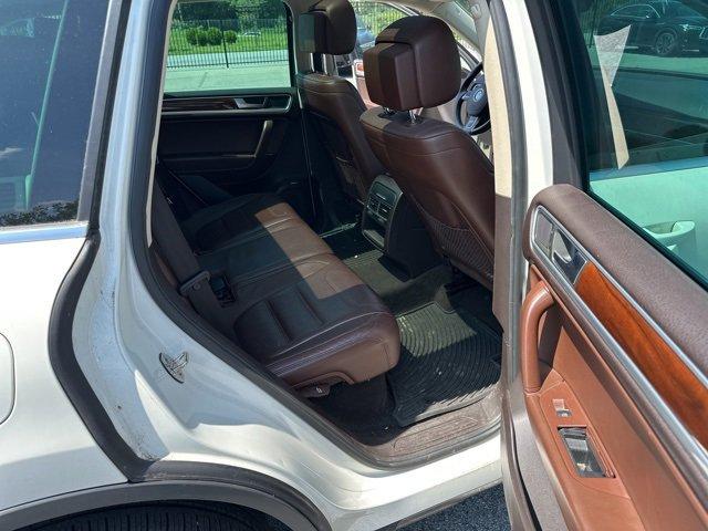 2011 Volkswagen Touareg Vehicle Photo in Willow Grove, PA 19090