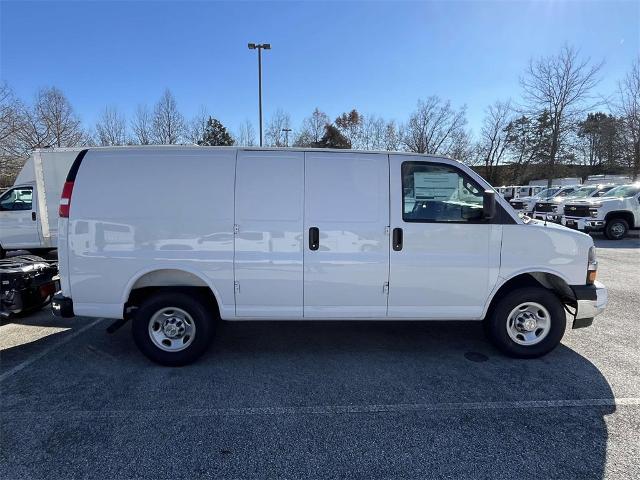 2025 Chevrolet Express Cargo 2500 Vehicle Photo in ALCOA, TN 37701-3235