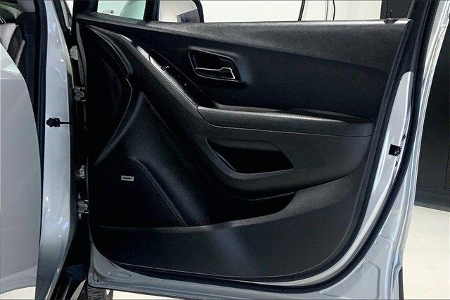 2020 Chevrolet Trax Vehicle Photo in TOPEKA, KS 66609-0000
