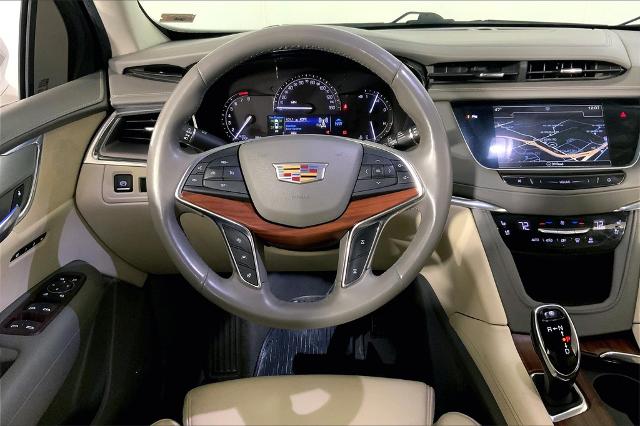 2017 Cadillac XT5 Vehicle Photo in Lees Summit, MO 64086