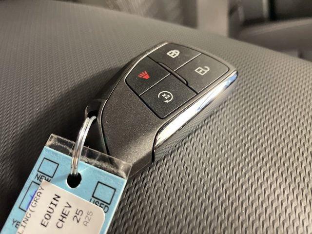 2025 Chevrolet Equinox Vehicle Photo in PHOENIX, AZ 85014-3381