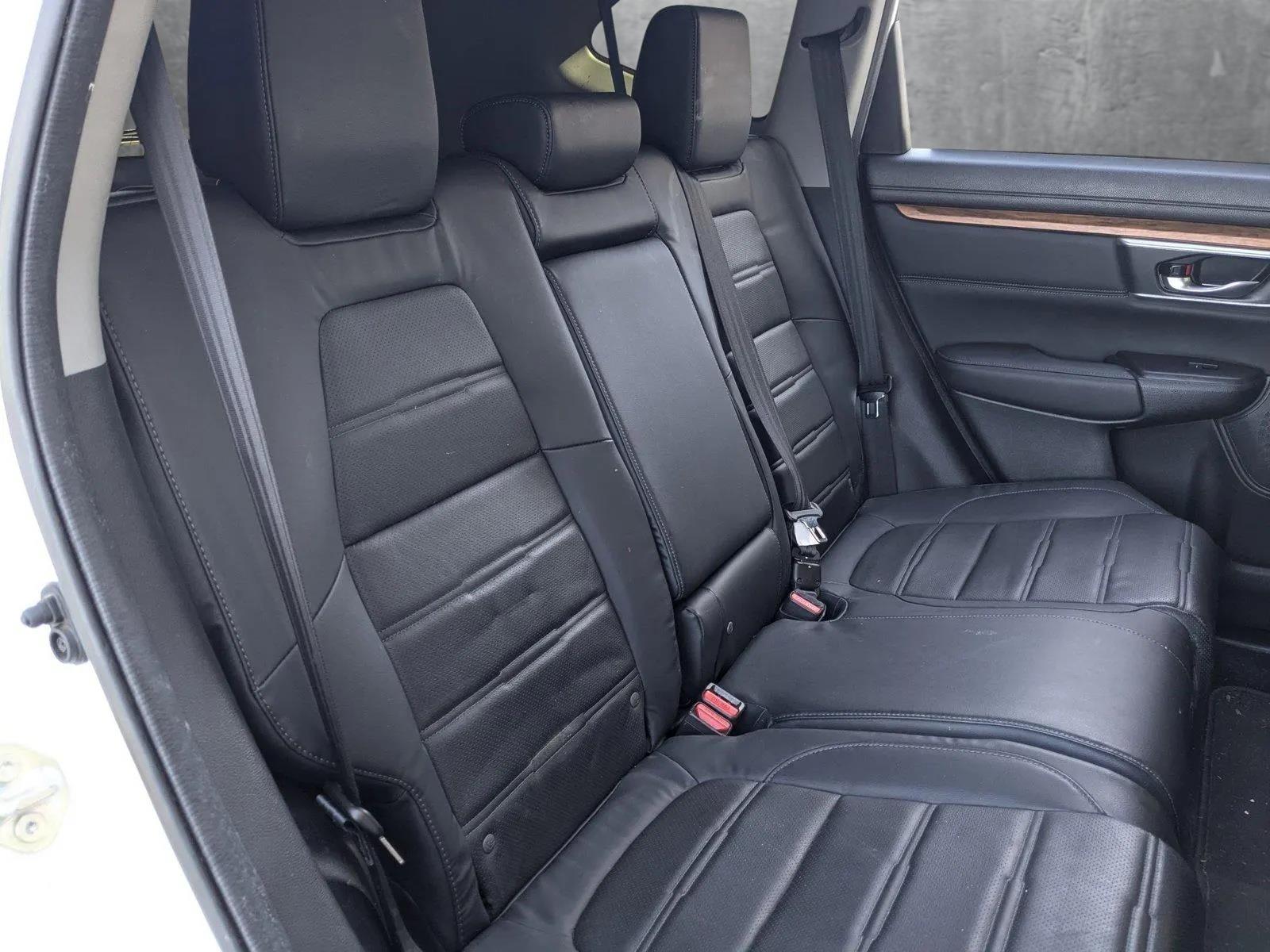 2019 Honda CR-V Vehicle Photo in VALENCIA, CA 91355-1705
