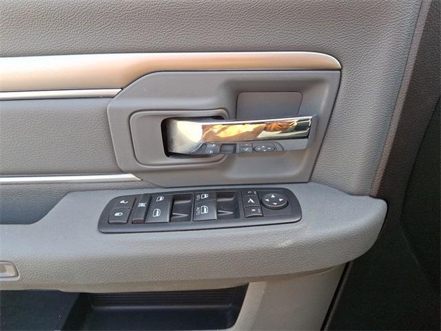 2015 Ram 1500 Vehicle Photo in SEAFORD, DE 19973-8463