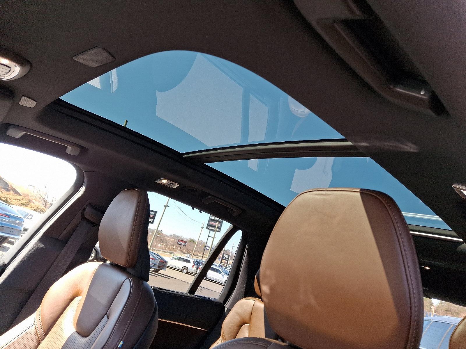 2022 Volvo XC90 Vehicle Photo in Trevose, PA 19053