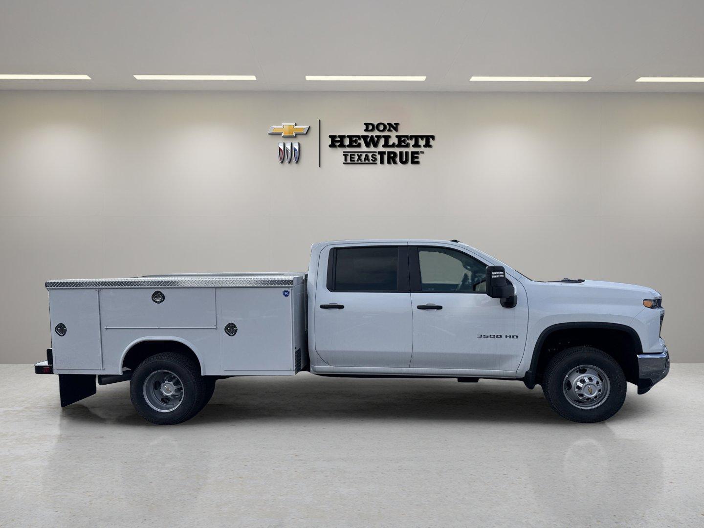 2025 Chevrolet Silverado 3500 HD Chassis Cab Vehicle Photo in GEORGETOWN, TX 78626-7508