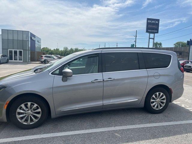 2017 Chrysler Pacifica Vehicle Photo in Trevose, PA 19053
