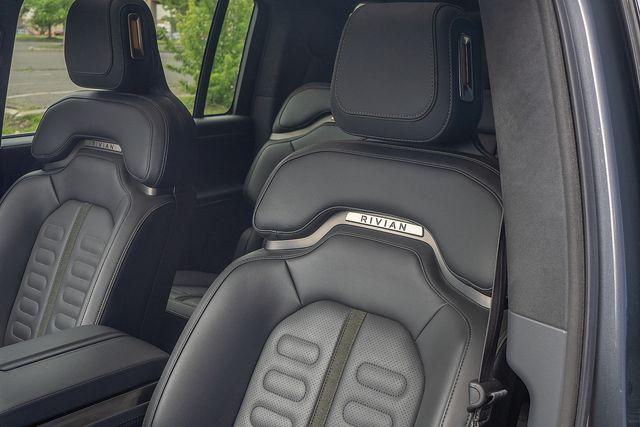 2022 Rivian R1S Vehicle Photo in DANBURY, CT 06810-5034