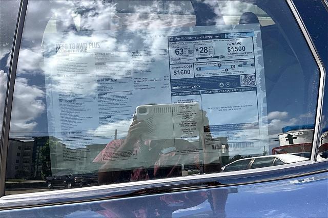 2025 Volvo XC60 Plug-In Hybrid Vehicle Photo in Houston, TX 77007