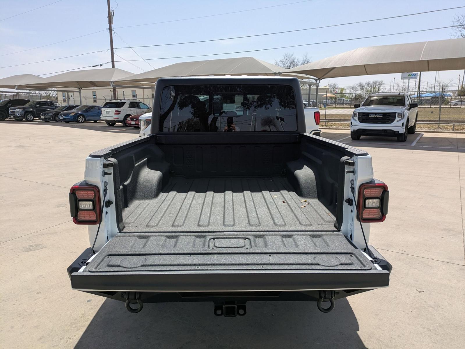 2024 Jeep Gladiator Vehicle Photo in SELMA, TX 78154-1460
