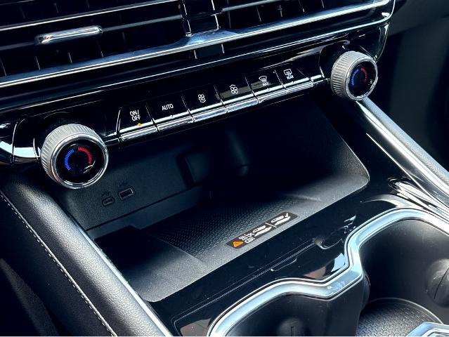 2025 Chevrolet Traverse Vehicle Photo in BEAUFORT, SC 29906-4218