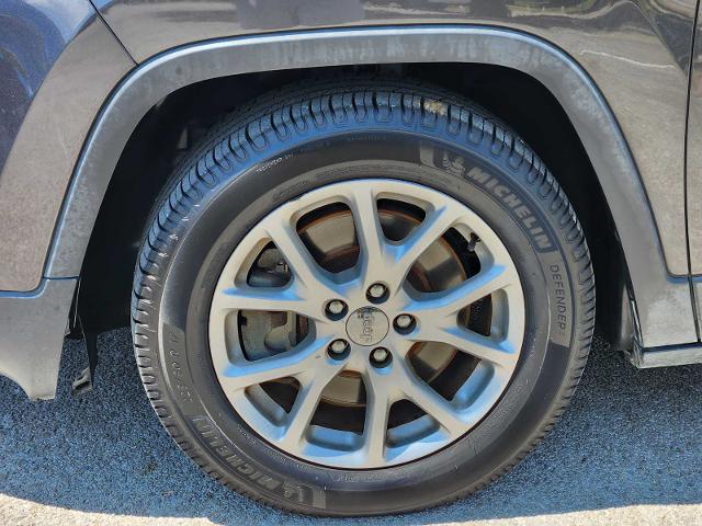 2015 Jeep Cherokee Vehicle Photo in DENTON, TX 76210-9321